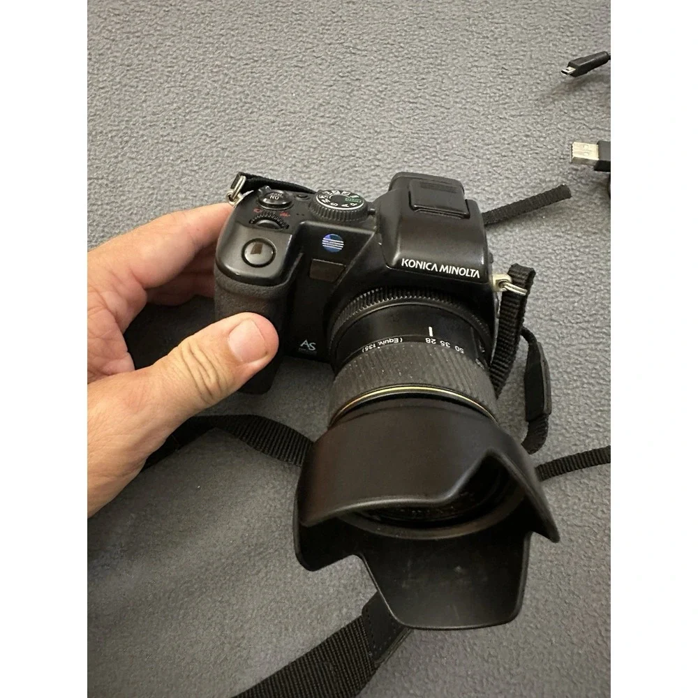 Konica Minolta DiMAGE A200 8.0MP Digital Bridge Camera 7X Zoom Anti-Shake Black